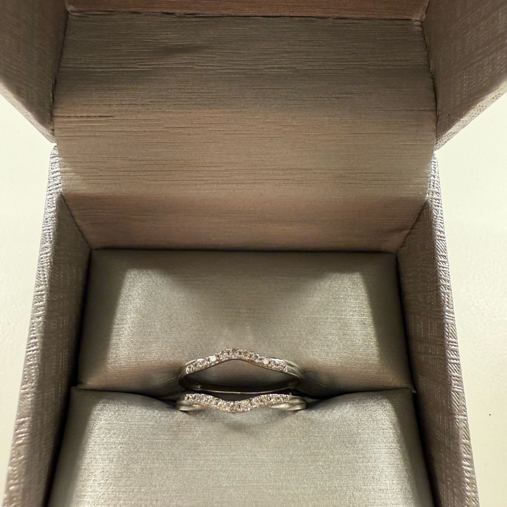 14k white gold enhancer ring. Size. 6.75